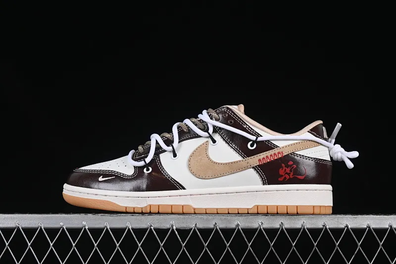All categories Nk SB Dunk Series Nk SB Dunk Low High-end customized low-top sneakers Nike SB Dunk Low Year of the Snake series Strap glossy brown hook Anniversary high-end customized low-top casual sneakers YX5066-290